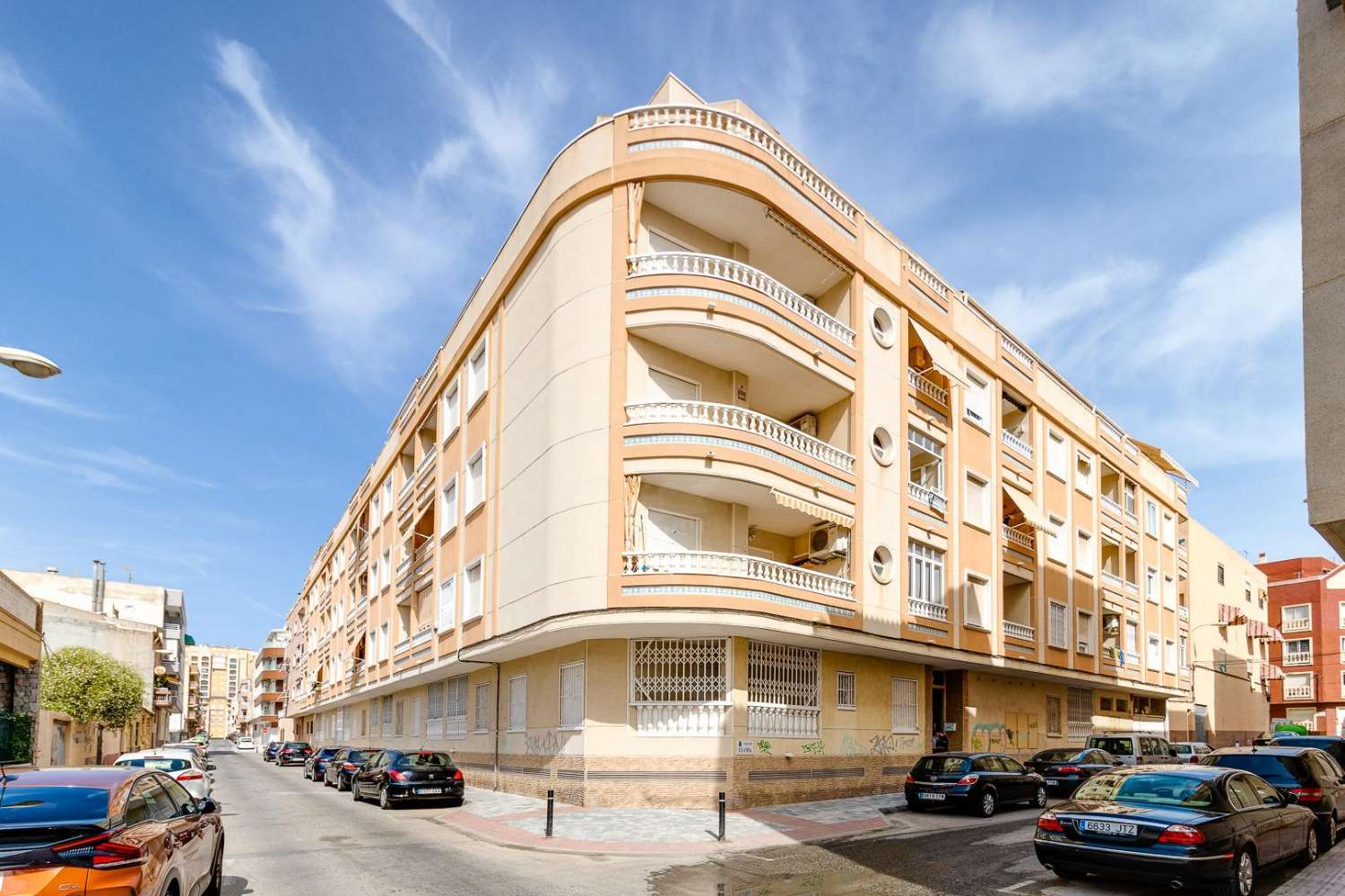 WOHNUNG IN TORREVIEJA NAHE DEM STRAND MIT GEMEINSCHAFTSPOOL, 2 SCHLAFZIMMERN UND TERRASSE