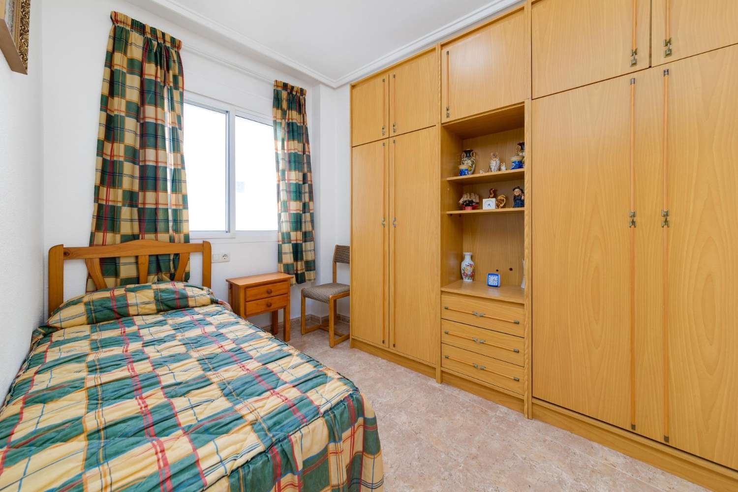 APPARTEMENT A TORREVIEJA PROCHE DE LA PLAGE AVEC PISCINE COMMUNE, 2 CHAMBRES ET TERRASSE