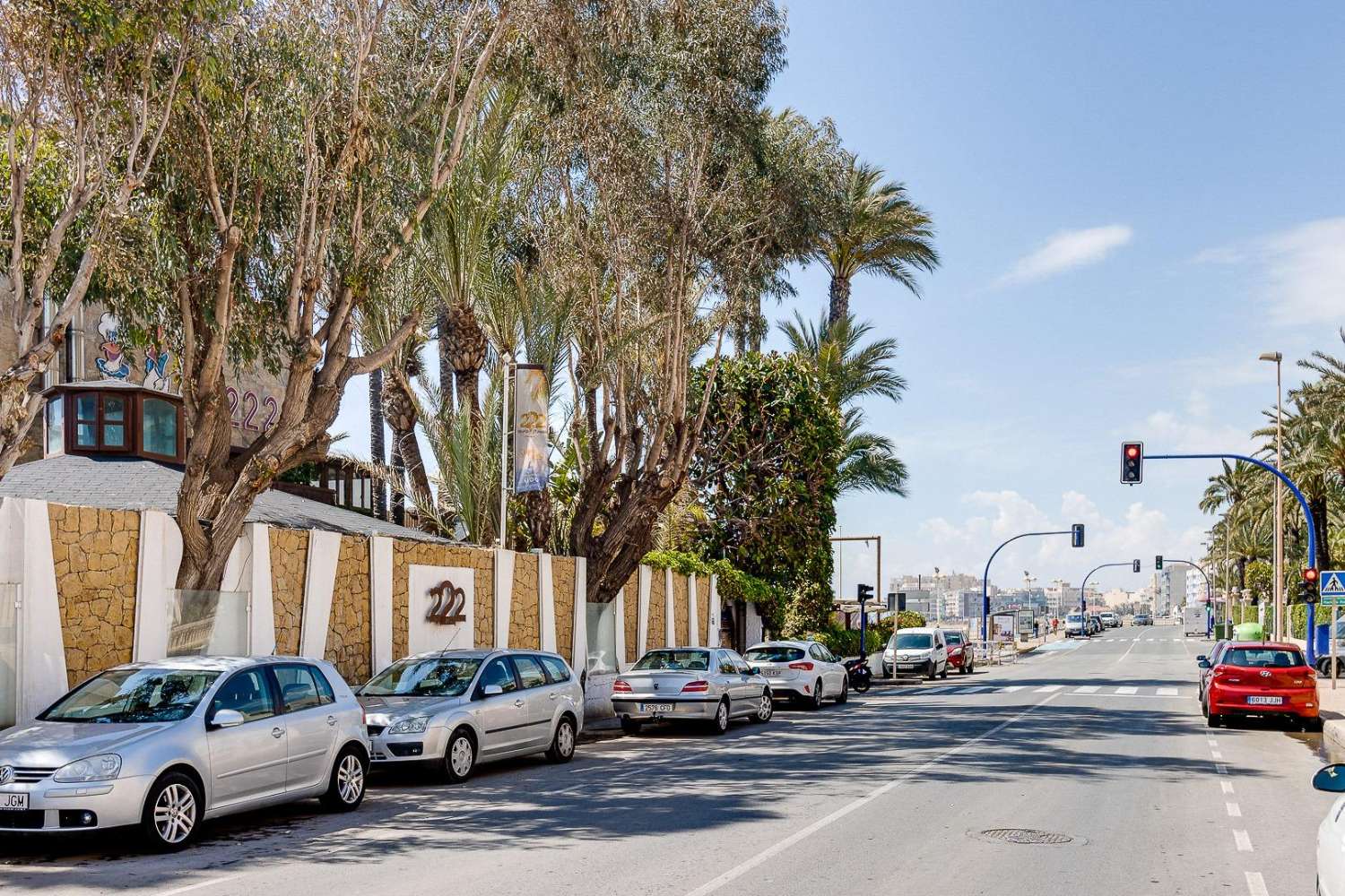 APPARTEMENT IN TORREVIEJA DICHTBIJ HET STRAND MET GEMEENSCHAPPELIJK ZWEMBAD, 2 SLAAPKAMERS EN TERRAS