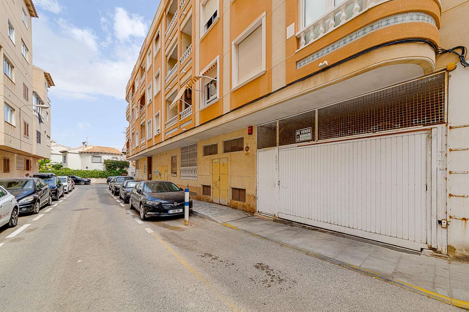 APPARTEMENT IN TORREVIEJA DICHTBIJ HET STRAND MET GEMEENSCHAPPELIJK ZWEMBAD, 2 SLAAPKAMERS EN TERRAS