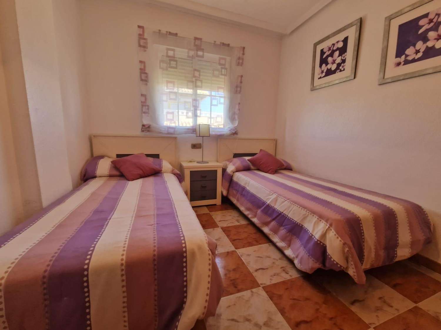 Mooi huis met 2 slaapkamers en gemeenschappelijk zwembad in Orihuela Costa (Monzenia)