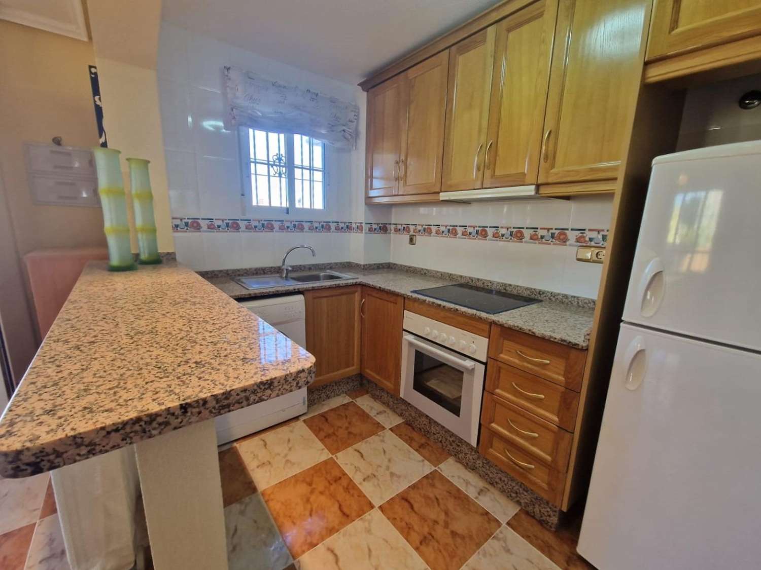 Mooi huis met 2 slaapkamers en gemeenschappelijk zwembad in Orihuela Costa (Monzenia)