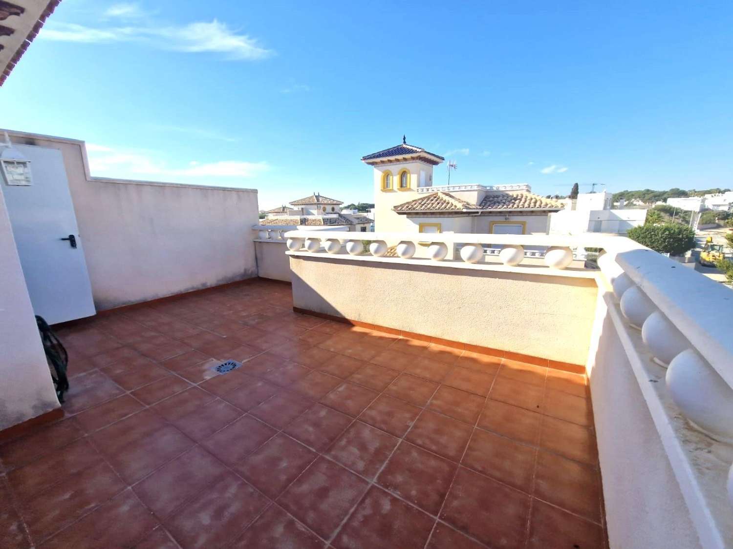 Beautiful 2 bedroom house with communal pool in Orihuela Costa (Monzenia)