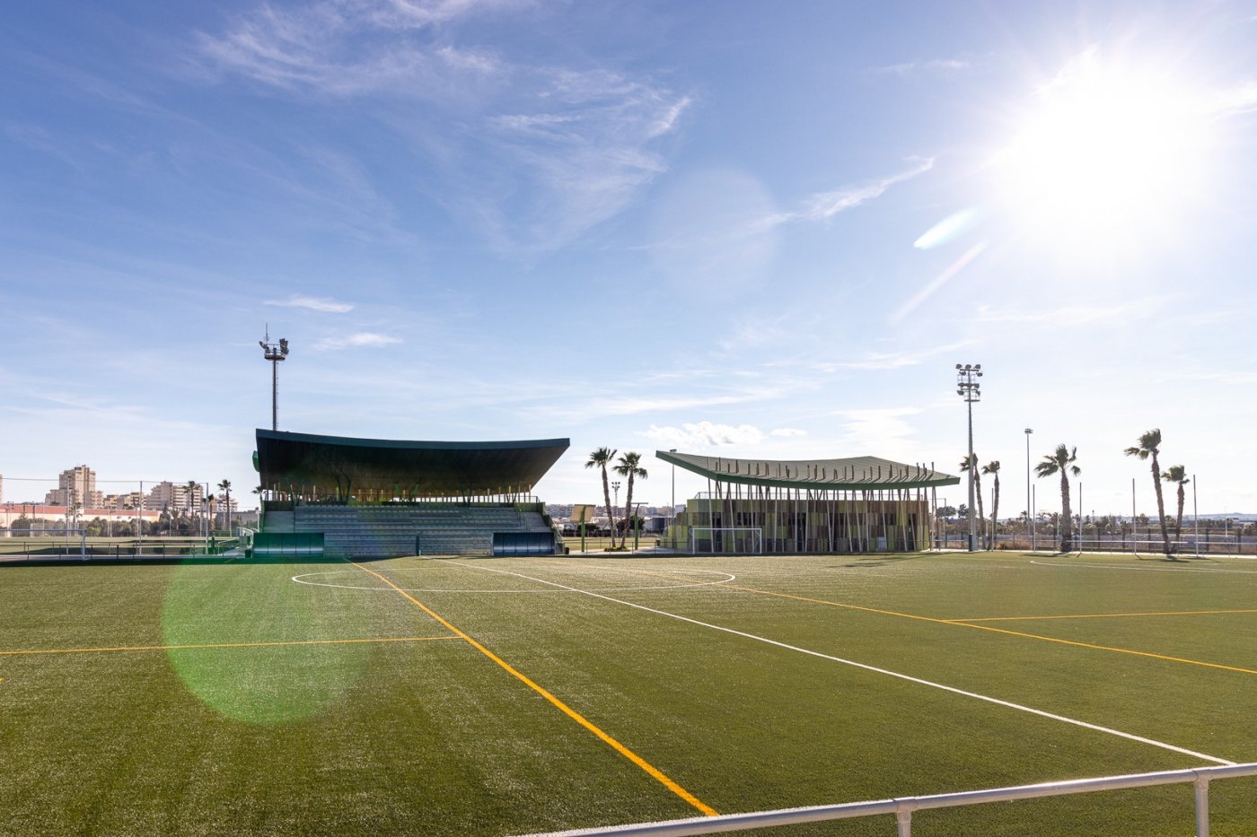 HALBUNABHÄNGIGES HAUS MIT 2 SCHLAFZIMMERN, POOL, PARKPLATZ IN AGUAS NUEVAS TORREVIEJA