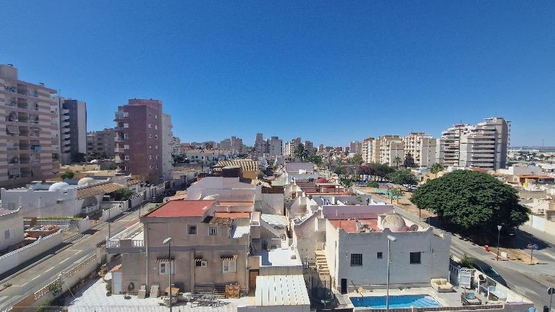 Atemberaubende 2-Zimmer-Wohnung mit Pool in Torrevieja (Aguas Nuevas)