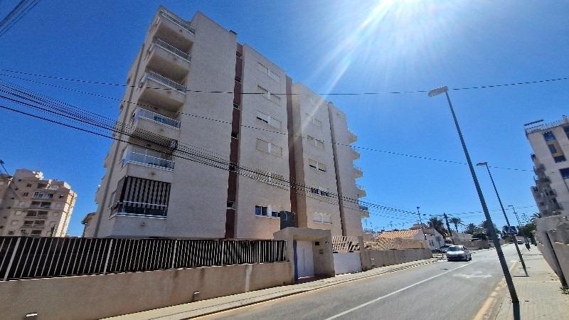 Splendido appartamento con 2 camere da letto e piscina a Torrevieja (Aguas Nuevas)