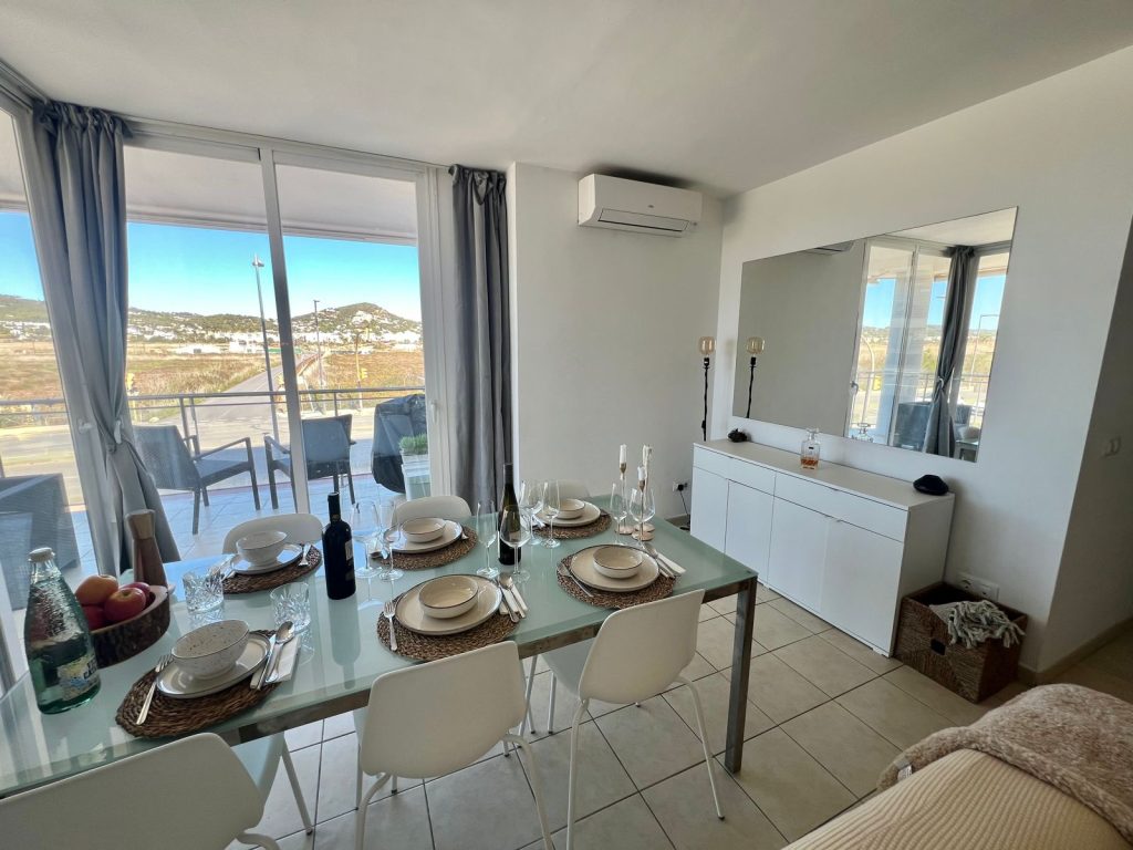 MODERNO APARTAMENTO EN MARINA BOTAFOCH, IBIZA