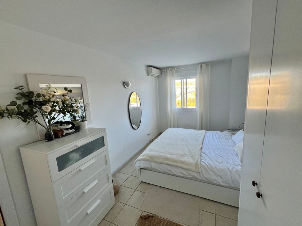 MODERNO APARTAMENTO EN MARINA BOTAFOCH, IBIZA