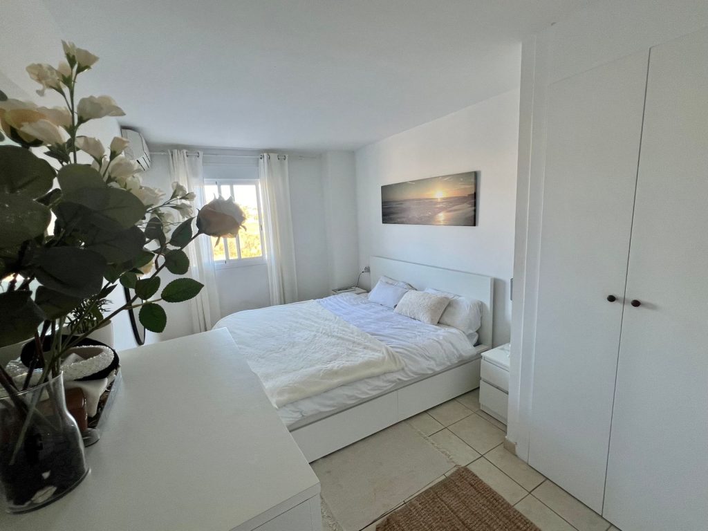 MODERNO APARTAMENTO EN MARINA BOTAFOCH, IBIZA