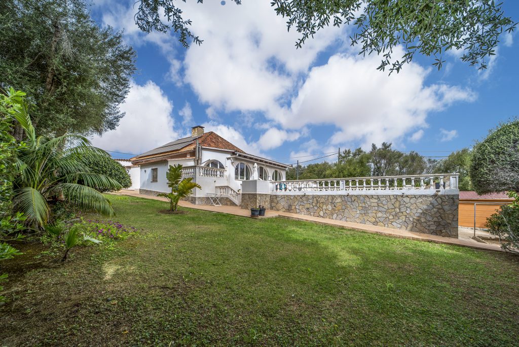 SUPERBE VILLA AVEC VUE SUR LA MER À CALA MURADA, MAJORQUE