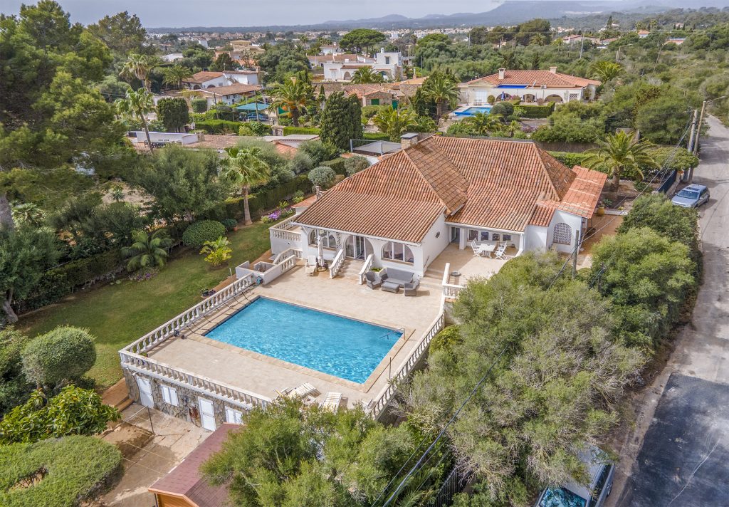 SPLENDIDA VILLA CON VISTA MARE A CALA MURADA, MALLORCA