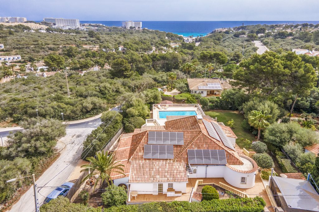 SUPERBE VILLA AVEC VUE SUR LA MER À CALA MURADA, MAJORQUE