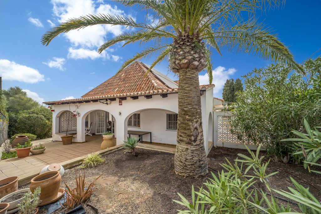 IMPRESIONANTE VILLA CON VISTAS AL MAR EN CALA MURADA, MALLORCA