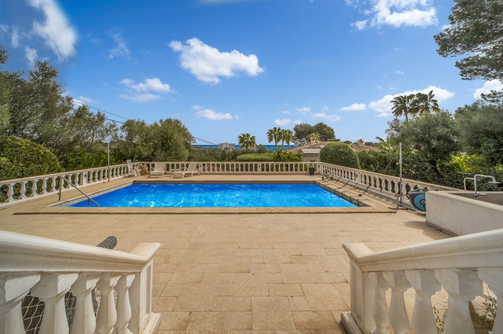 SUPERBE VILLA AVEC VUE SUR LA MER À CALA MURADA, MAJORQUE