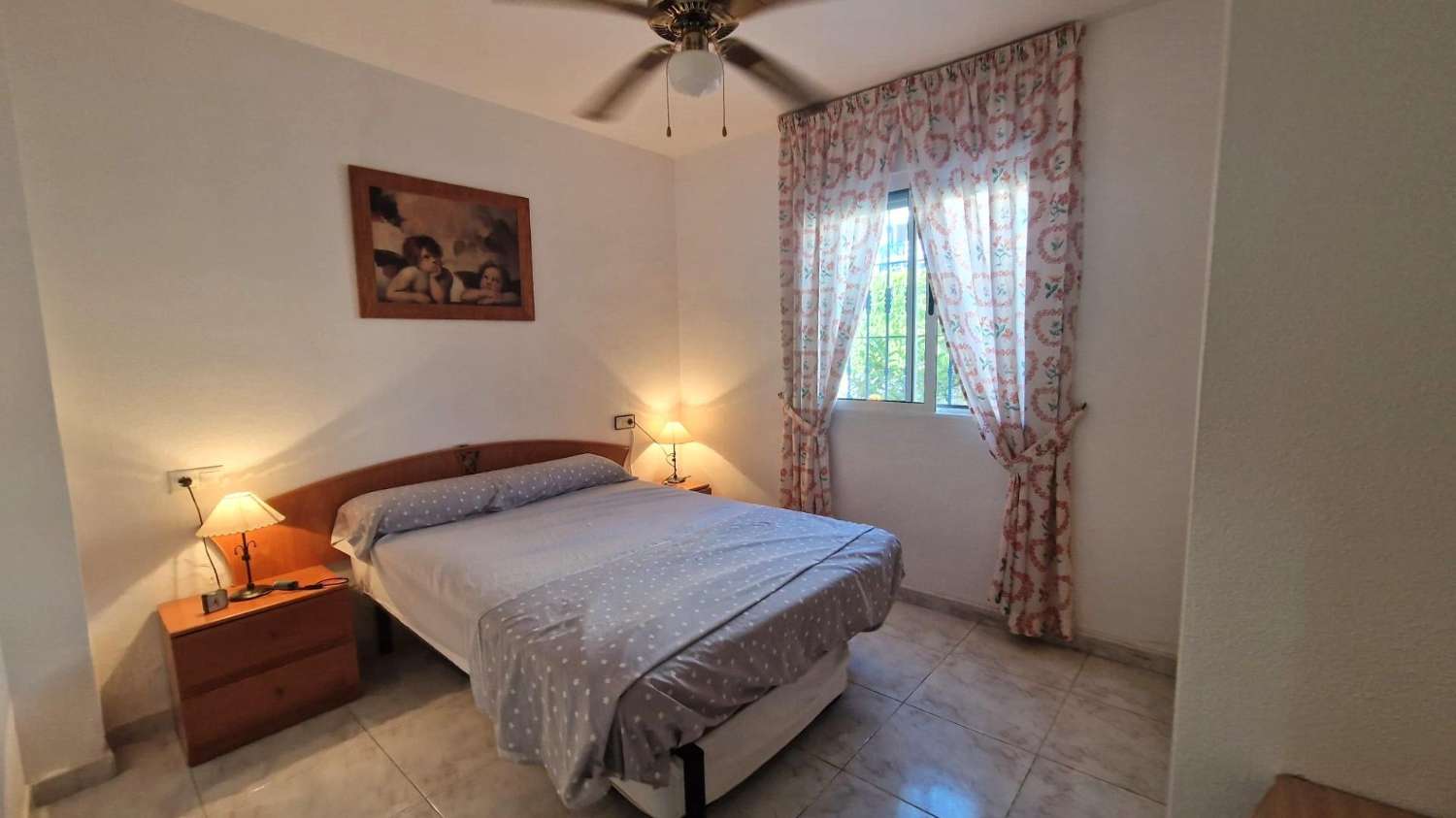 Bungalow al piano terra, 2 camere da letto, 1 bagno, ampio terrazzo, piscina, bella posizione