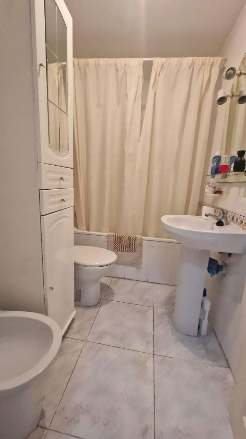 Bungalow al piano terra, 2 camere da letto, 1 bagno, ampio terrazzo, piscina, bella posizione