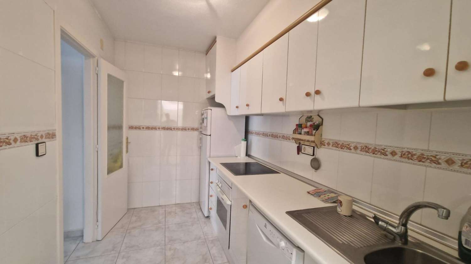 Bungalow al piano terra, 2 camere da letto, 1 bagno, ampio terrazzo, piscina, bella posizione