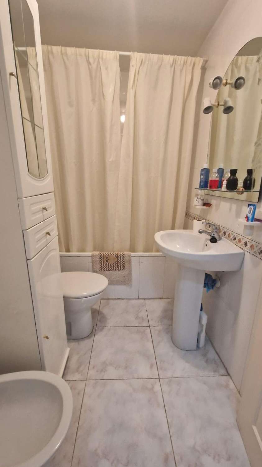 Bungalow al piano terra, 2 camere da letto, 1 bagno, ampio terrazzo, piscina, bella posizione