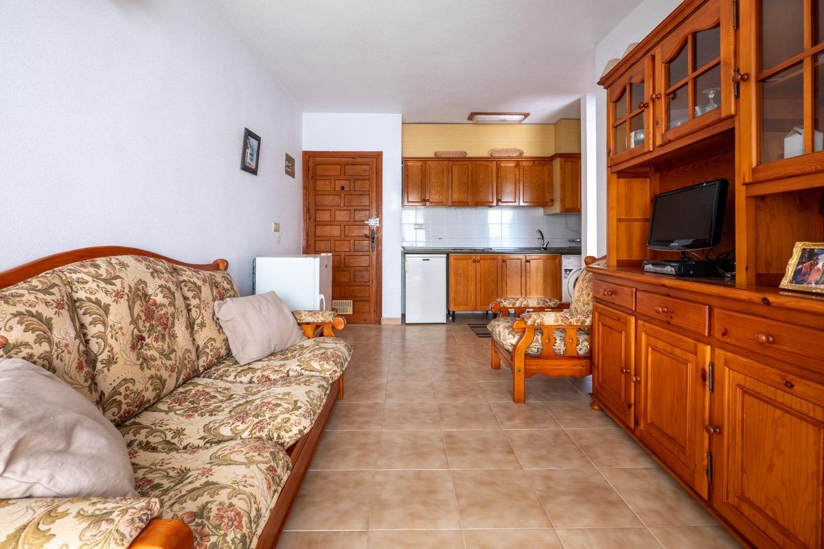 Apartamento de 1 dormitorio con piscina en Torrevieja (LOS BALCONES)