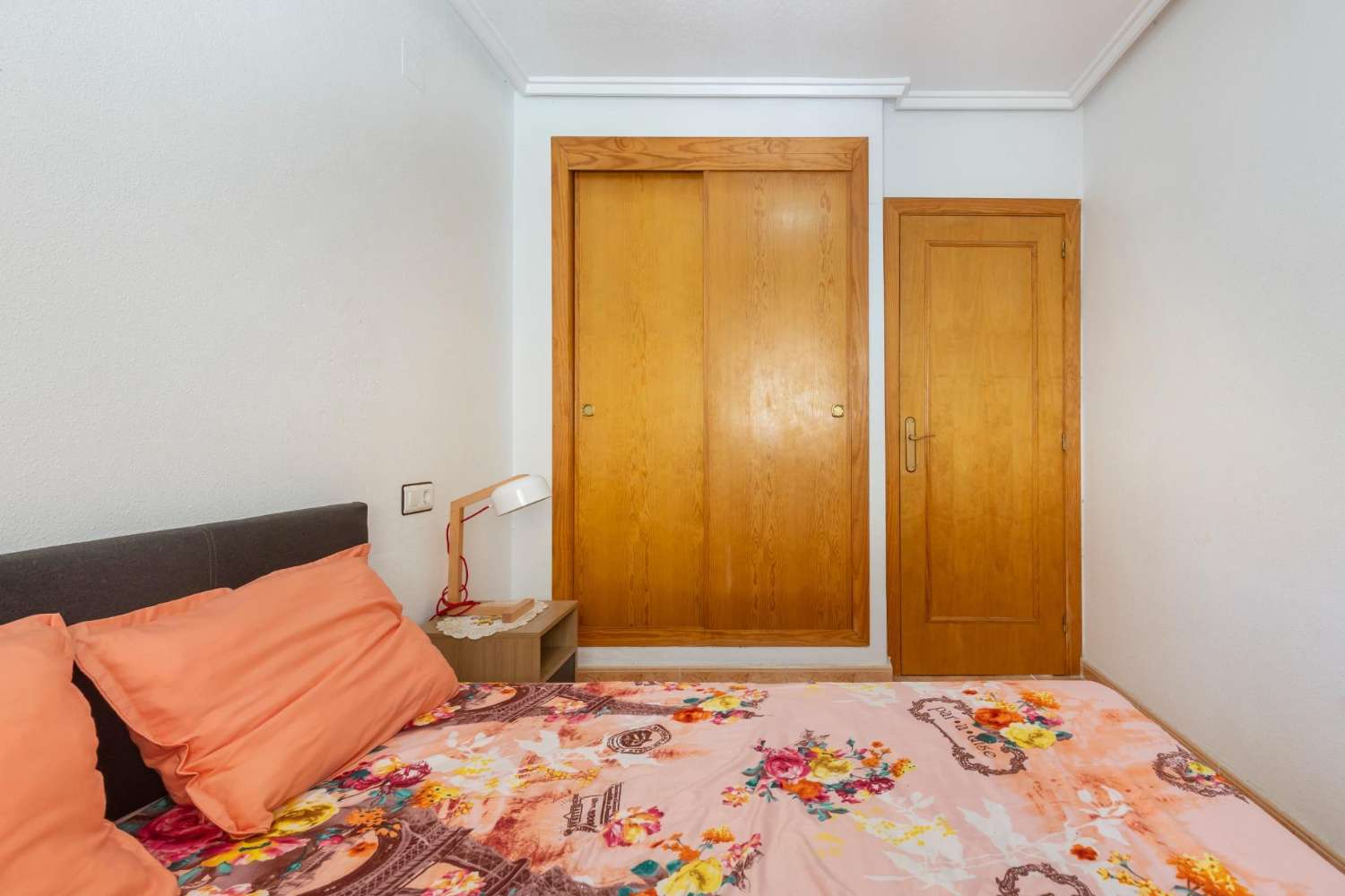 Magnifico bungalow al piano terra con 2 camere da letto e piscina a Torrevieja El Limonar