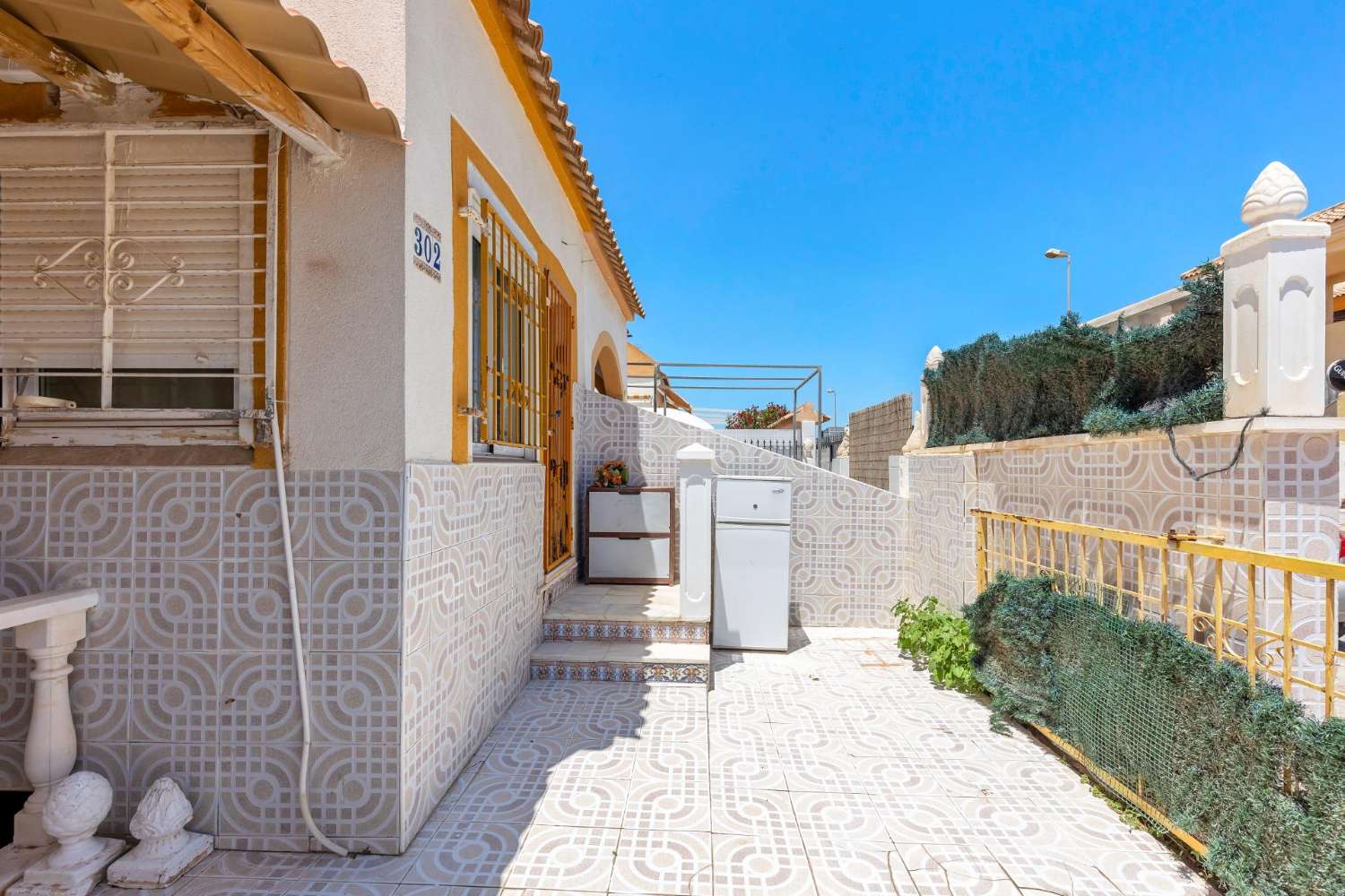 Magnifico bungalow al piano terra con 2 camere da letto e piscina a Torrevieja El Limonar