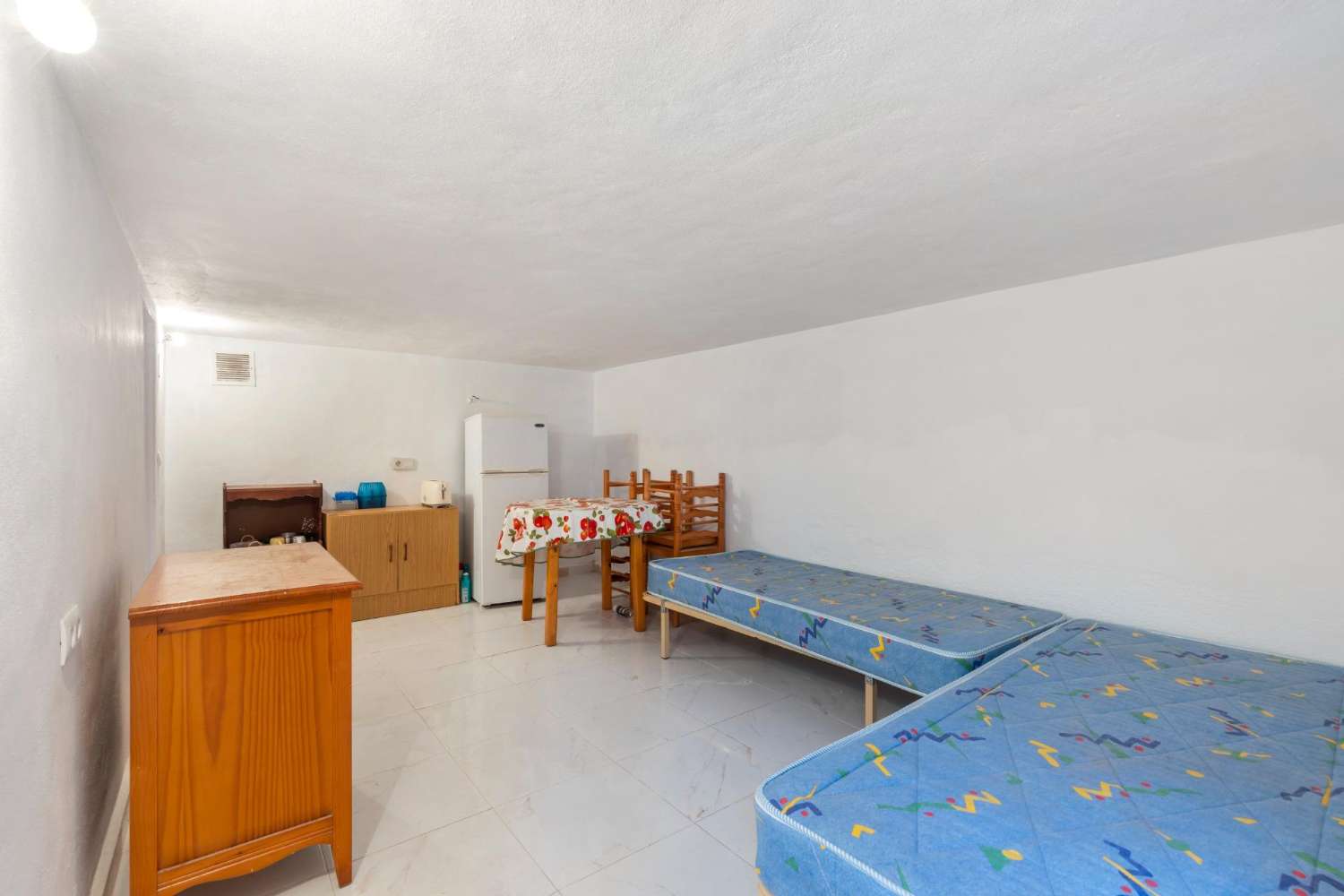 Magnifico bungalow al piano terra con 2 camere da letto e piscina a Torrevieja El Limonar