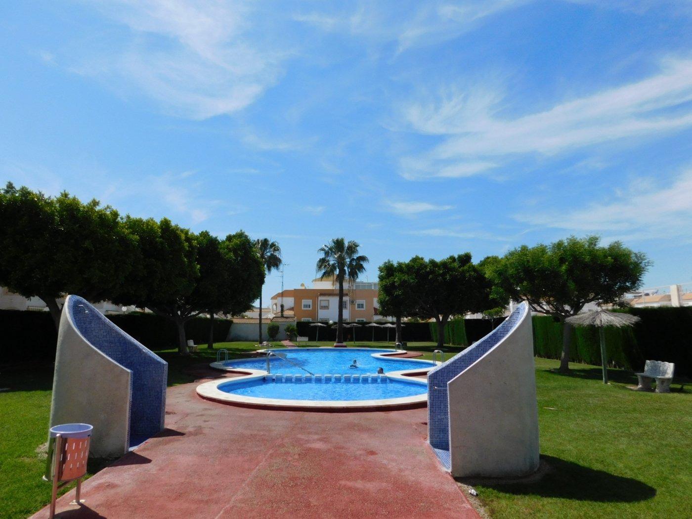 Mooie gelijkvloerse bungalow met zwembad in Torrevieja (Torretas)