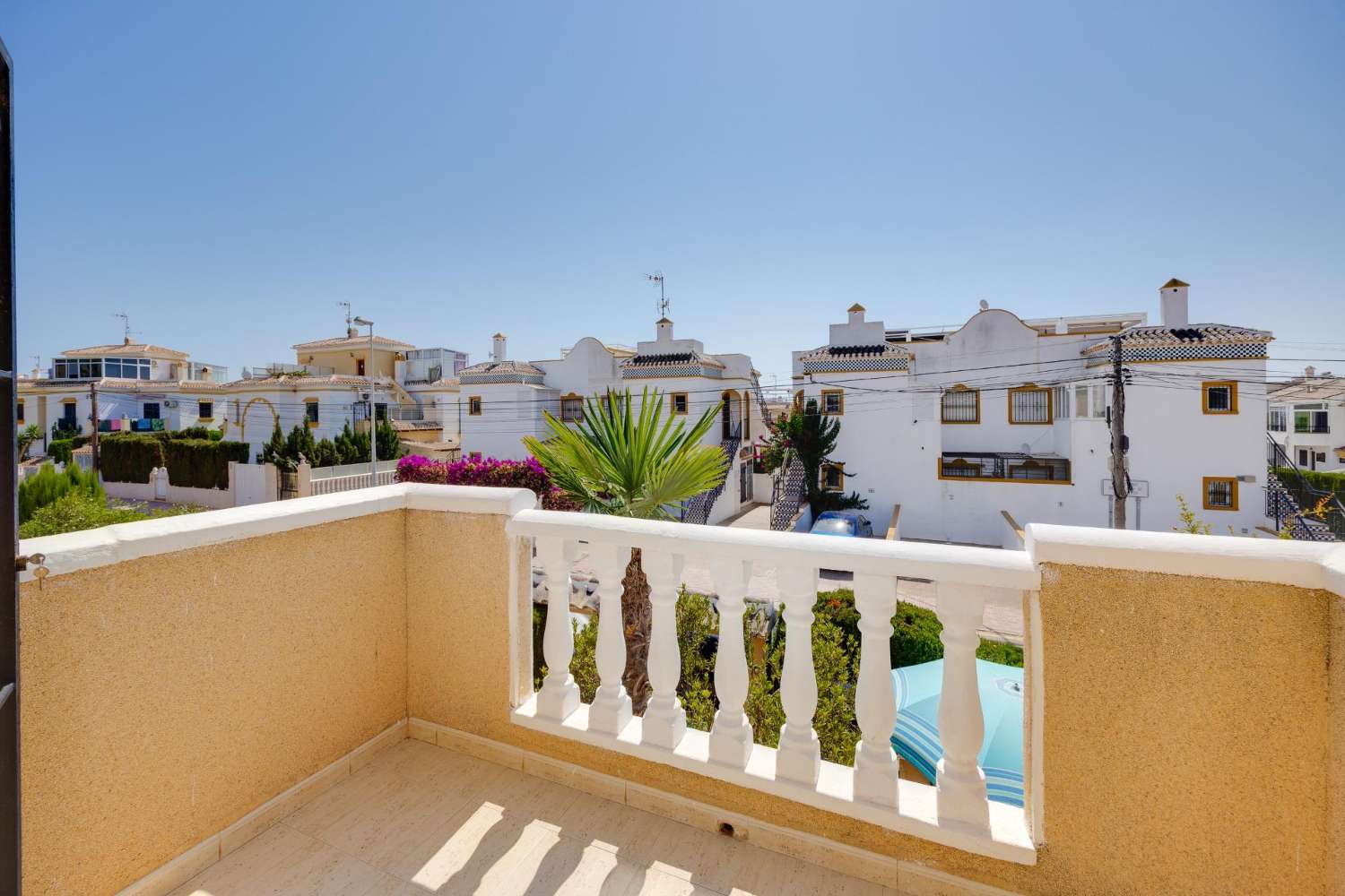 Casa de 3 dormitorios y piscina en Torrevieja (Torreblanca)