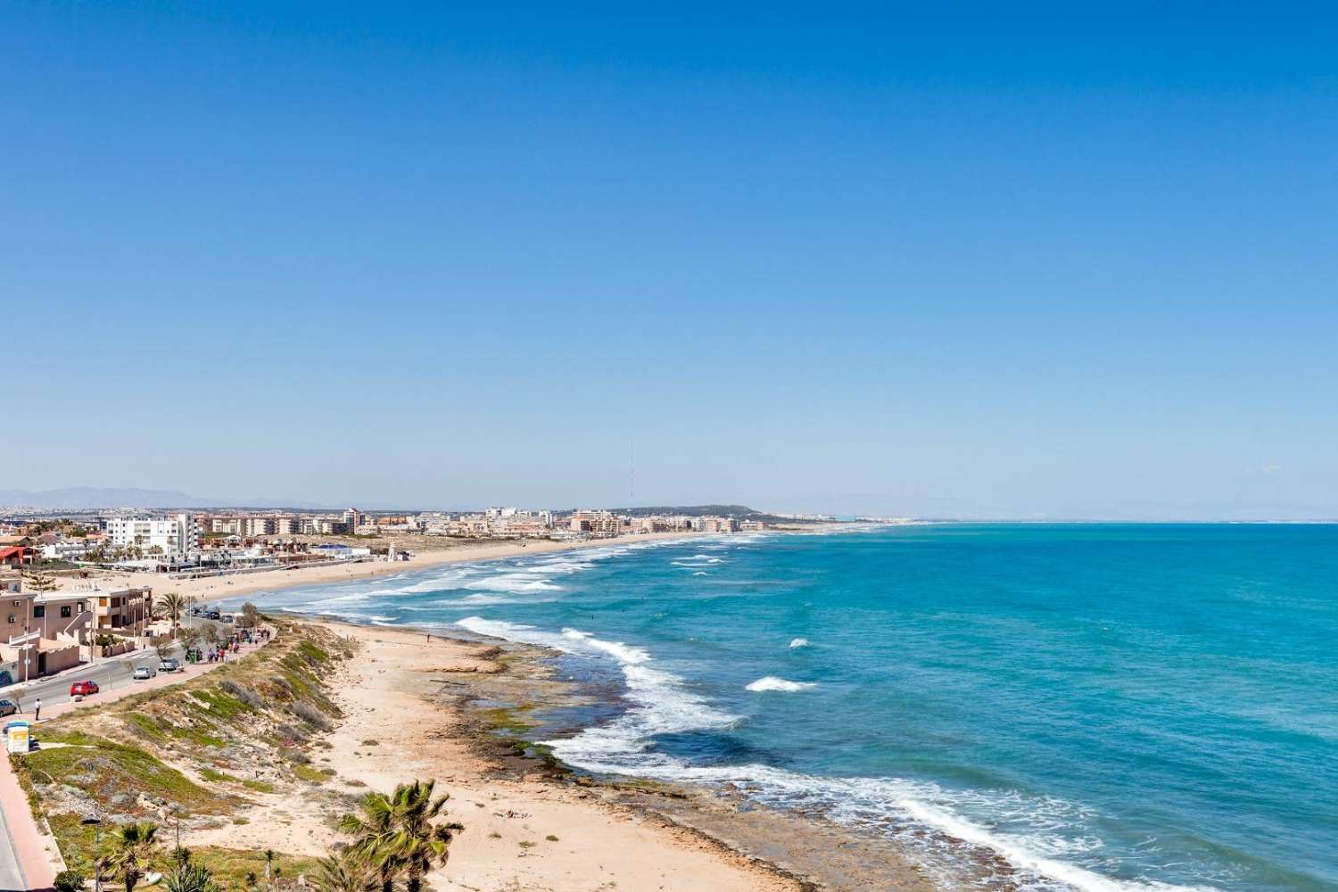 Casa de 3 dormitorios y piscina en Torrevieja (Torreblanca)