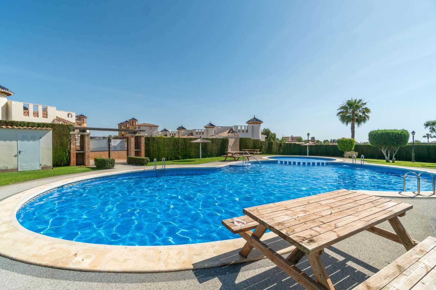 Superb ground floor 2 bedrooms and swimming pool in Orihuela Costa (Lomas De Cabo Roig)