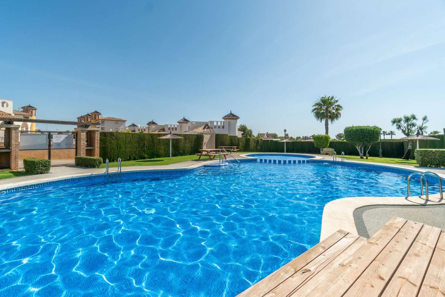 Splendido piano terra con 2 camere da letto e piscina a Orihuela Costa (Lomas De Cabo Roig)