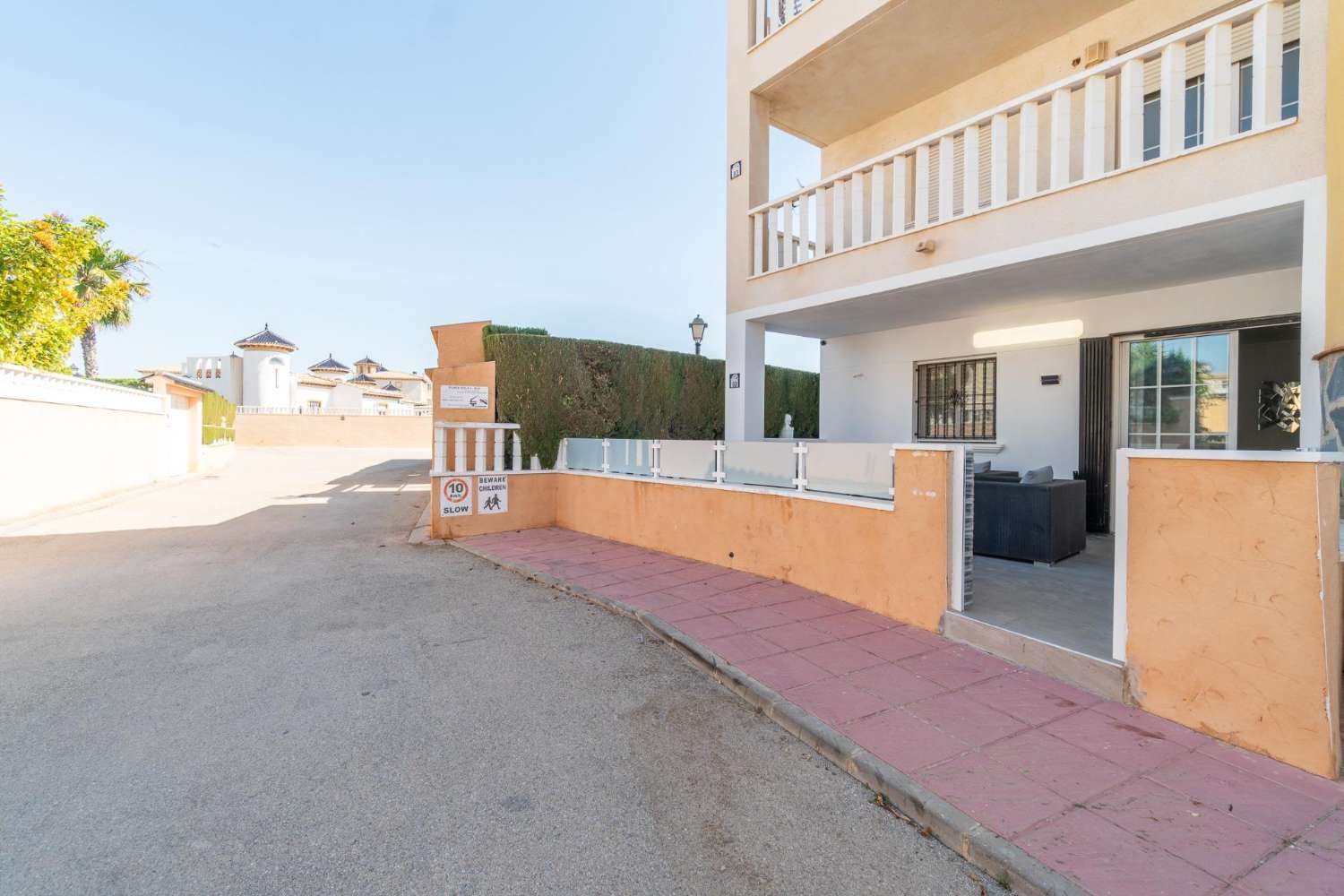 Prachtige begane grond met 2 slaapkamers en zwembad in Orihuela Costa (Lomas De Cabo Roig)