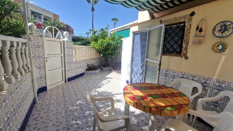 Maisonette-Wohnung mit 2 Schlafzimmern und Pool in Meeresnähe in Torrevieja (La Mata)