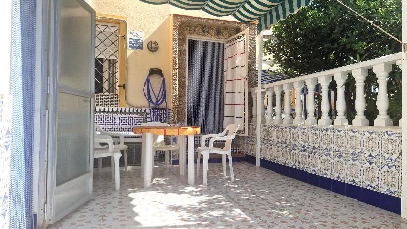 2 bedroom duplex with swimming pool near the sea in Torrevieja (La Mata)