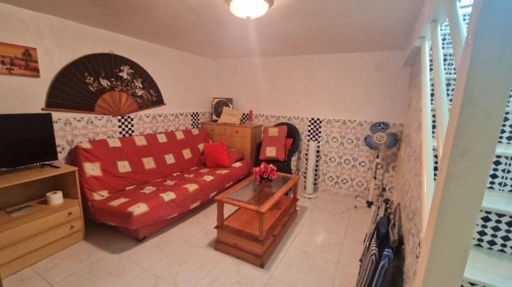 Duplex met 2 slaapkamers en zwembad dichtbij de zee in Torrevieja (La Mata)