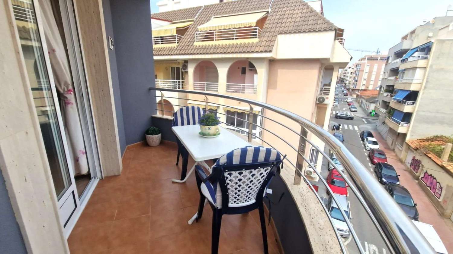 Apartamento de 3 dormitorios, vista al mar en Torrevieja (Playa del Cura)