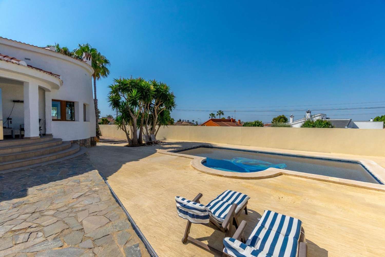 Charming, spacious high quality Mediterranean style villa located in Ciudad Quesada, Rojales.