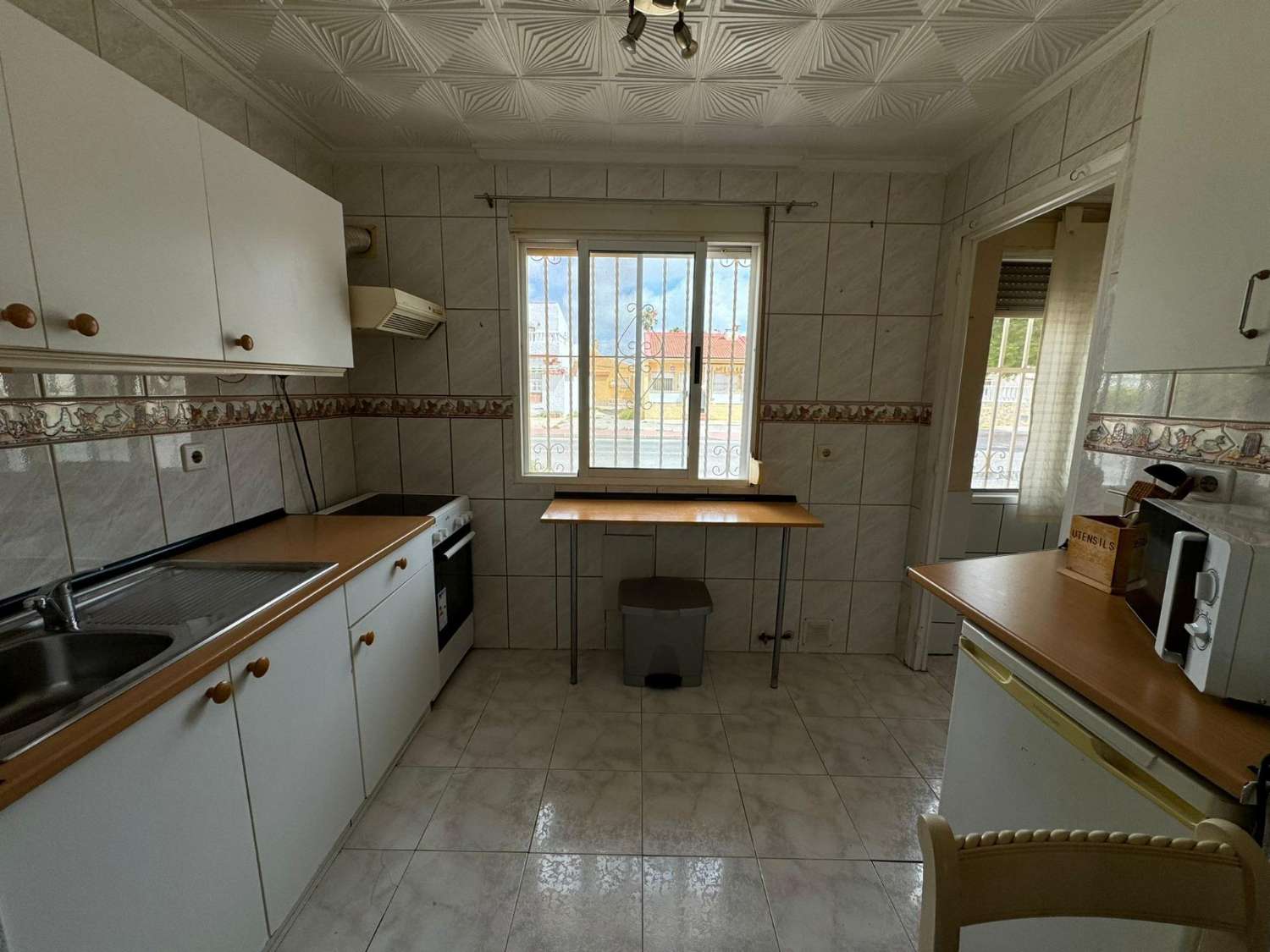 SEMI DETACHED HOUSE WITH 2 BEDROOMS IN TORREVIEJA