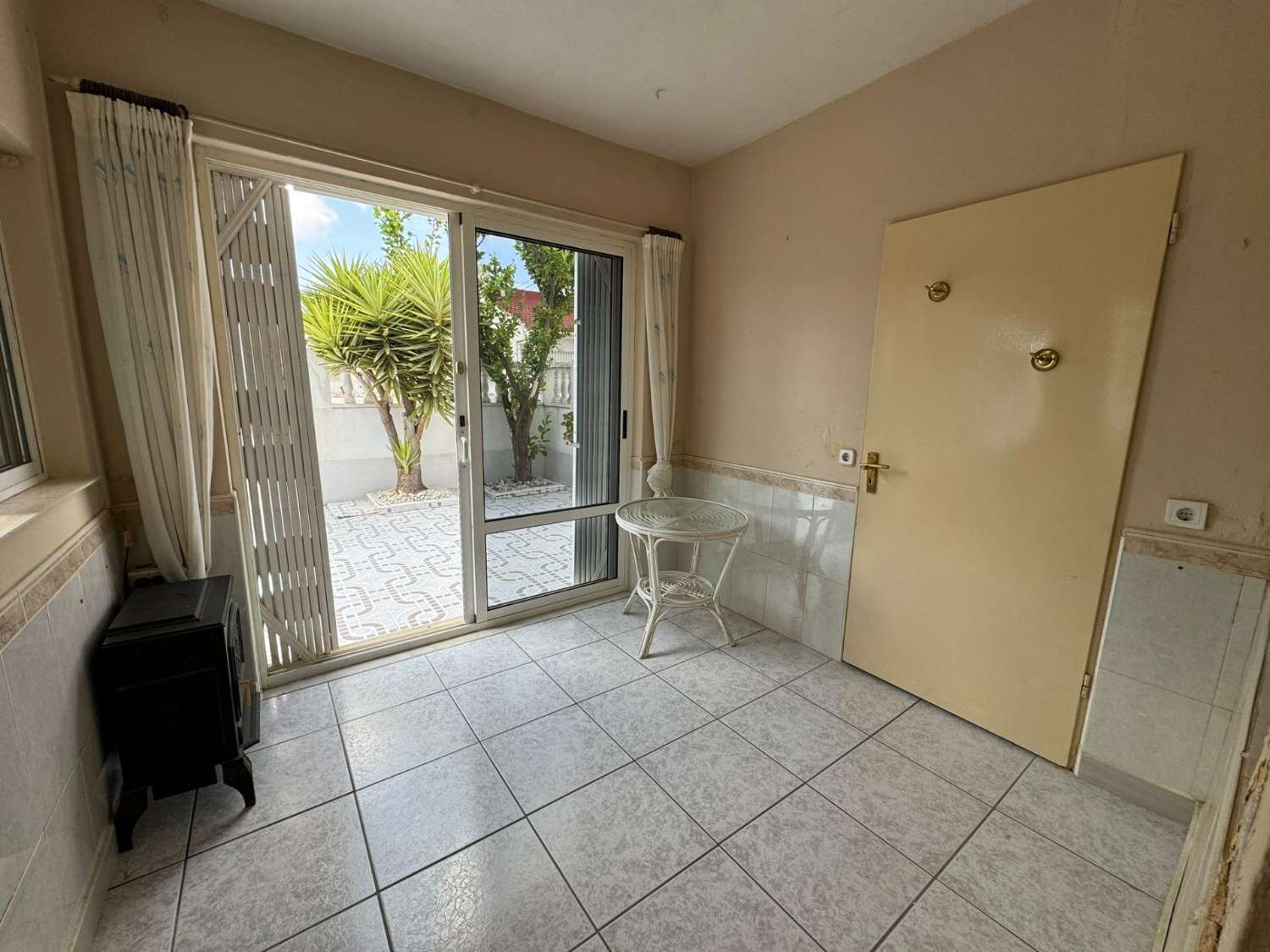 MAISON SEMI INDIVIDUELLE AVEC 2 CHAMBRES À TORREVIEJA