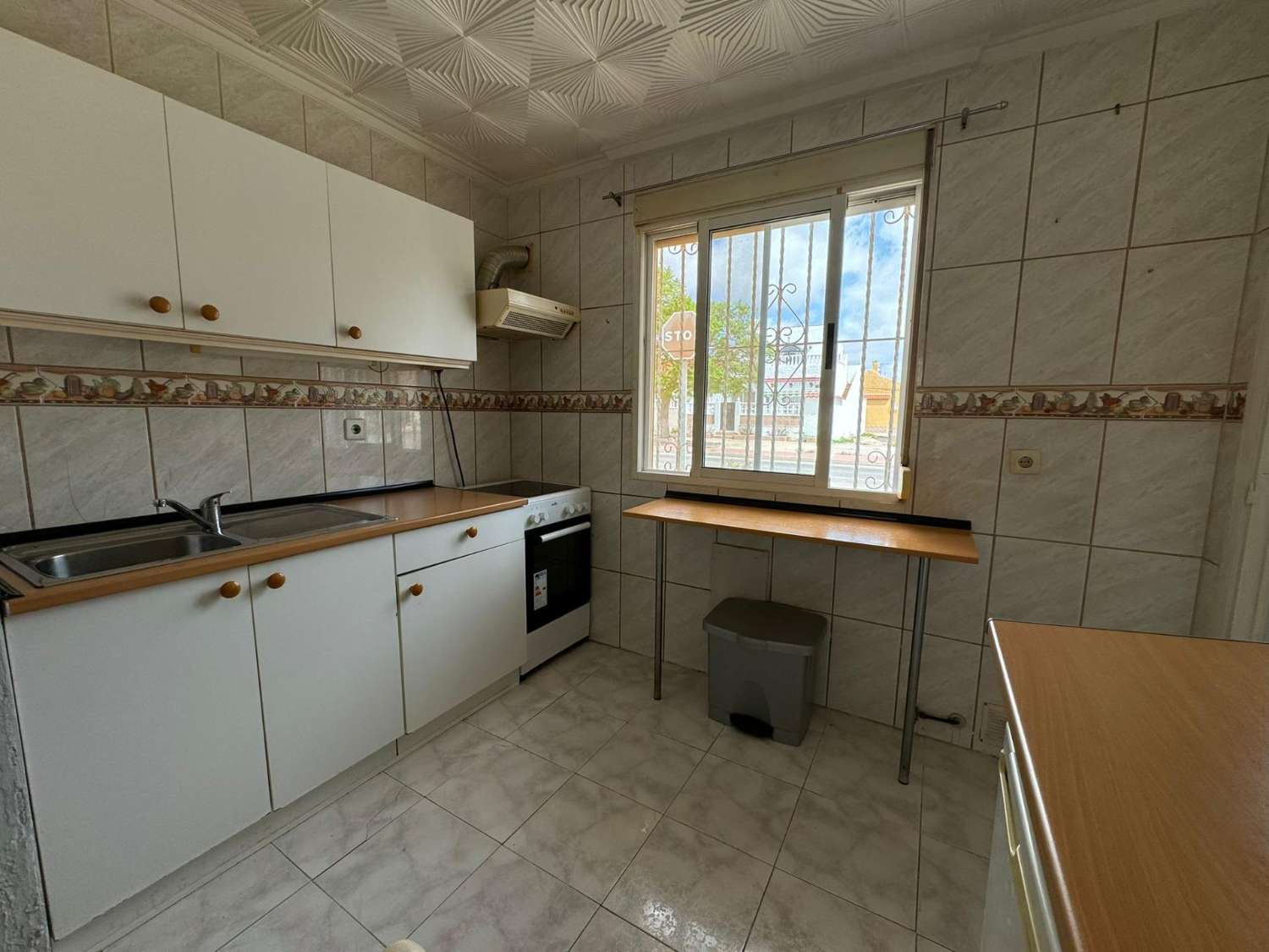 SEMI DETACHED HOUSE WITH 2 BEDROOMS IN TORREVIEJA