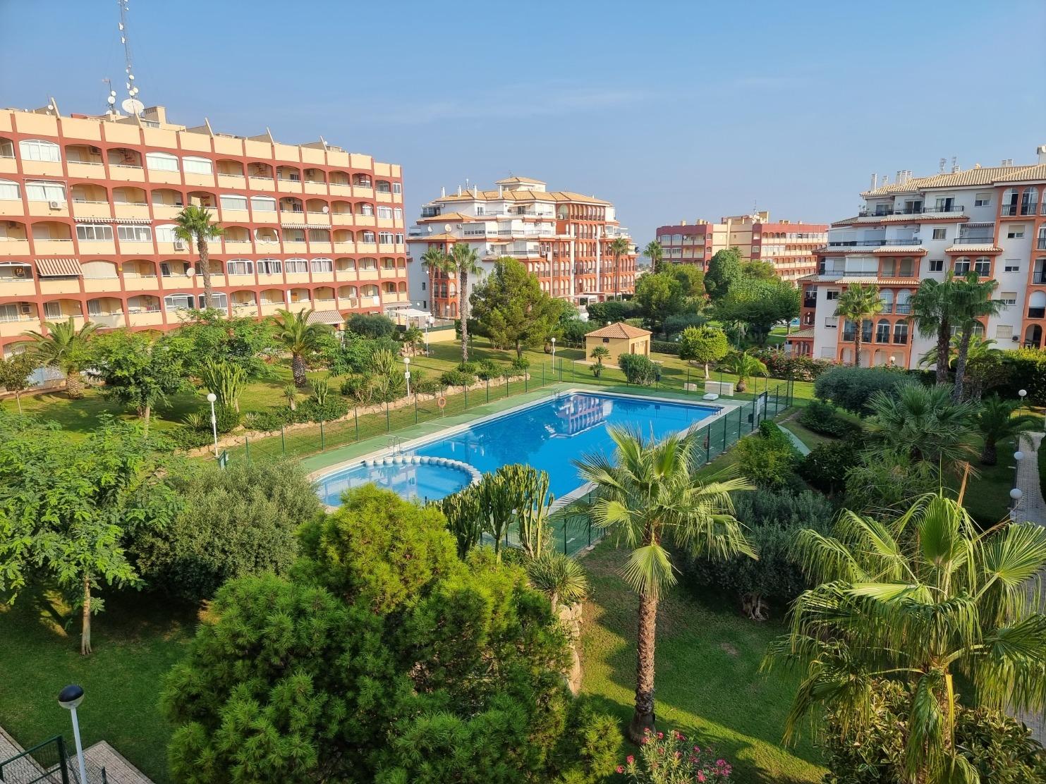 Apartamento de 3 dormitorios y piscina, garaje - Torrevieja (Torreblanca)