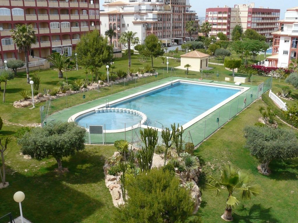 3 slaapkamer appartement en zwembad, garage - Torrevieja (Torreblanca)