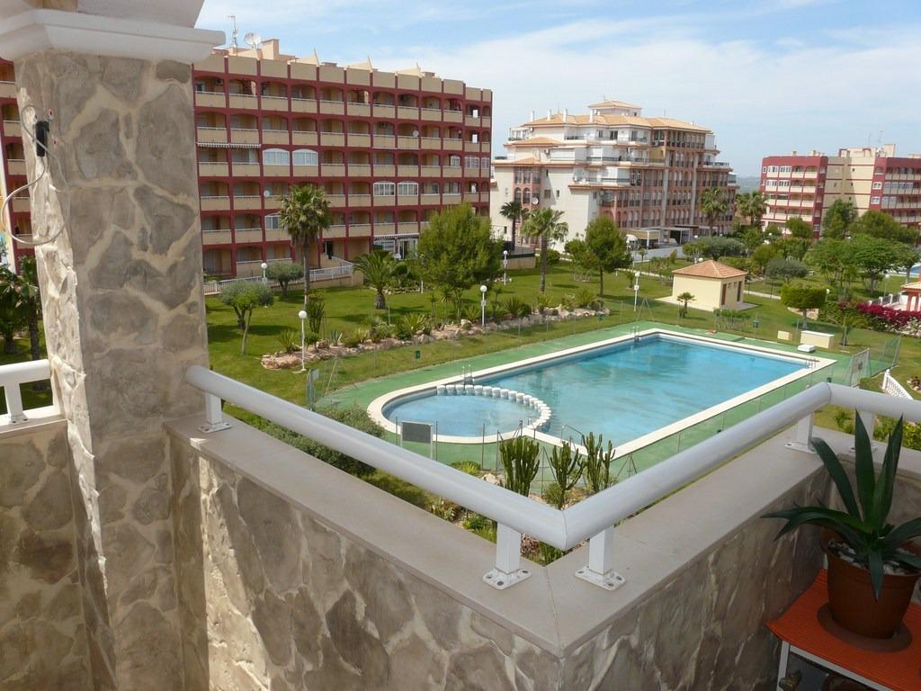 Apartamento de 3 dormitorios y piscina, garaje - Torrevieja (Torreblanca)