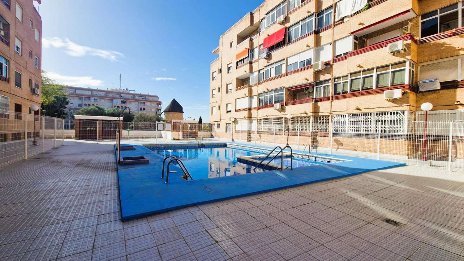 Appartamento ristrutturato con 1 camera da letto e piscina a Torrevieja (Parque las Naciones)