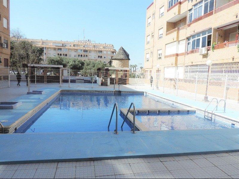 Renovierte 1-Zimmer-Wohnung und Pool in Torrevieja (Parque las Naciones)