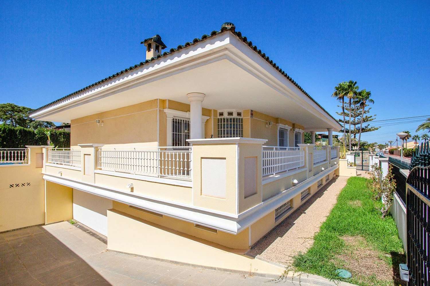 Oportunidad de villa de lujo con más de 500m2 de vivienda Torrevieja