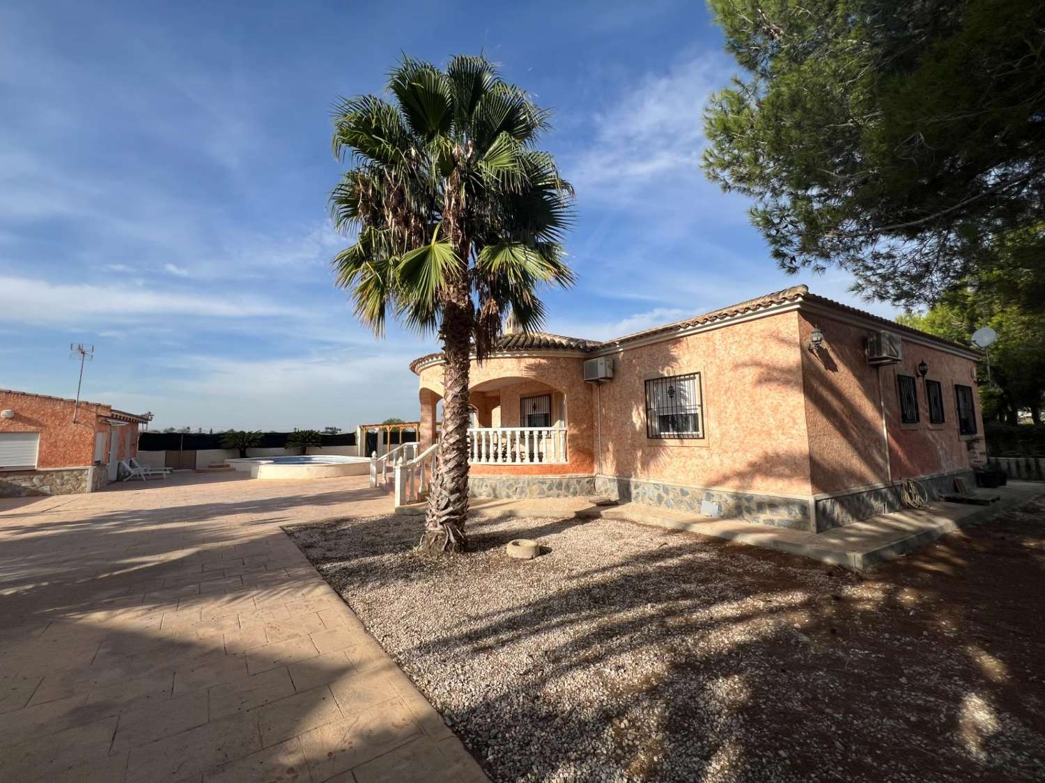 Villa indipendente con 3 camere da letto a Dolores, ALICANTE.